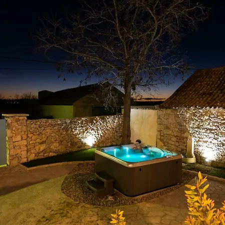 Wellness & Spirini Dvori Villa *