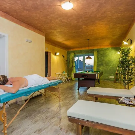 Villa Wellness & Spirini Dvori *