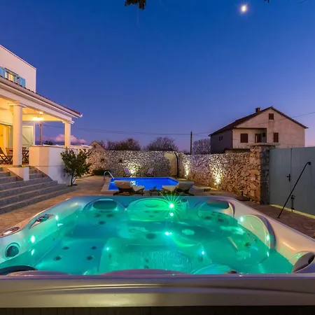Villa Wellness & Spirini Dvori *