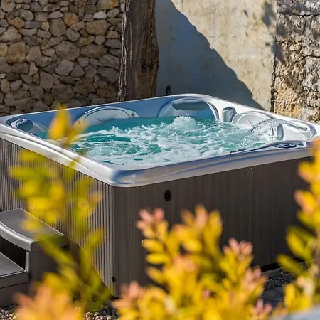 Wellness & Spirini Dvori Villa *